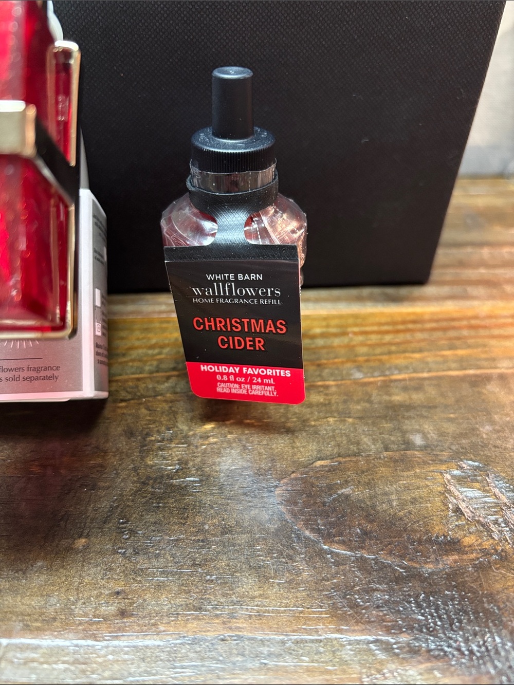 Bath & Body Works Christmas Presents Wallflower and Christmas Cider Refill - Picture 2 of 4